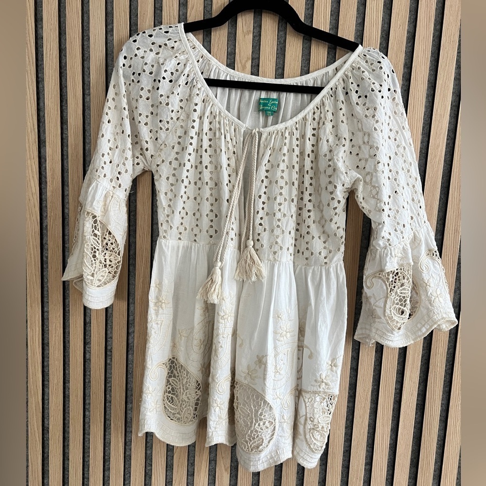 Antica Sartoria- Elegant Cream Eyelet and Lace Top tassel tie closure - Small